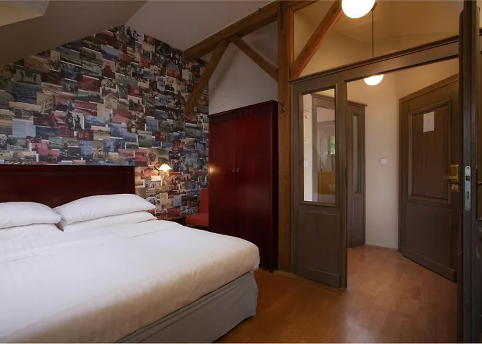 Charles Bridge Rooms & Suites By Sivek sAlbergo